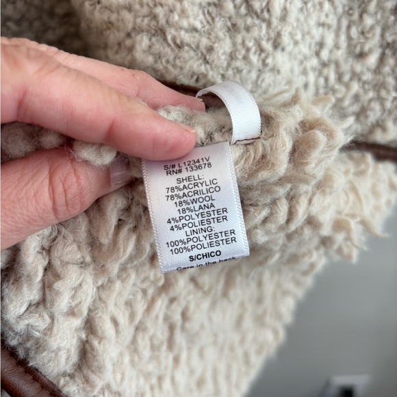 Love Tree Women's Acrylic Wool Faux Leather Trim Cream Sherpa Boho Vest Small - Picture 5 of 10